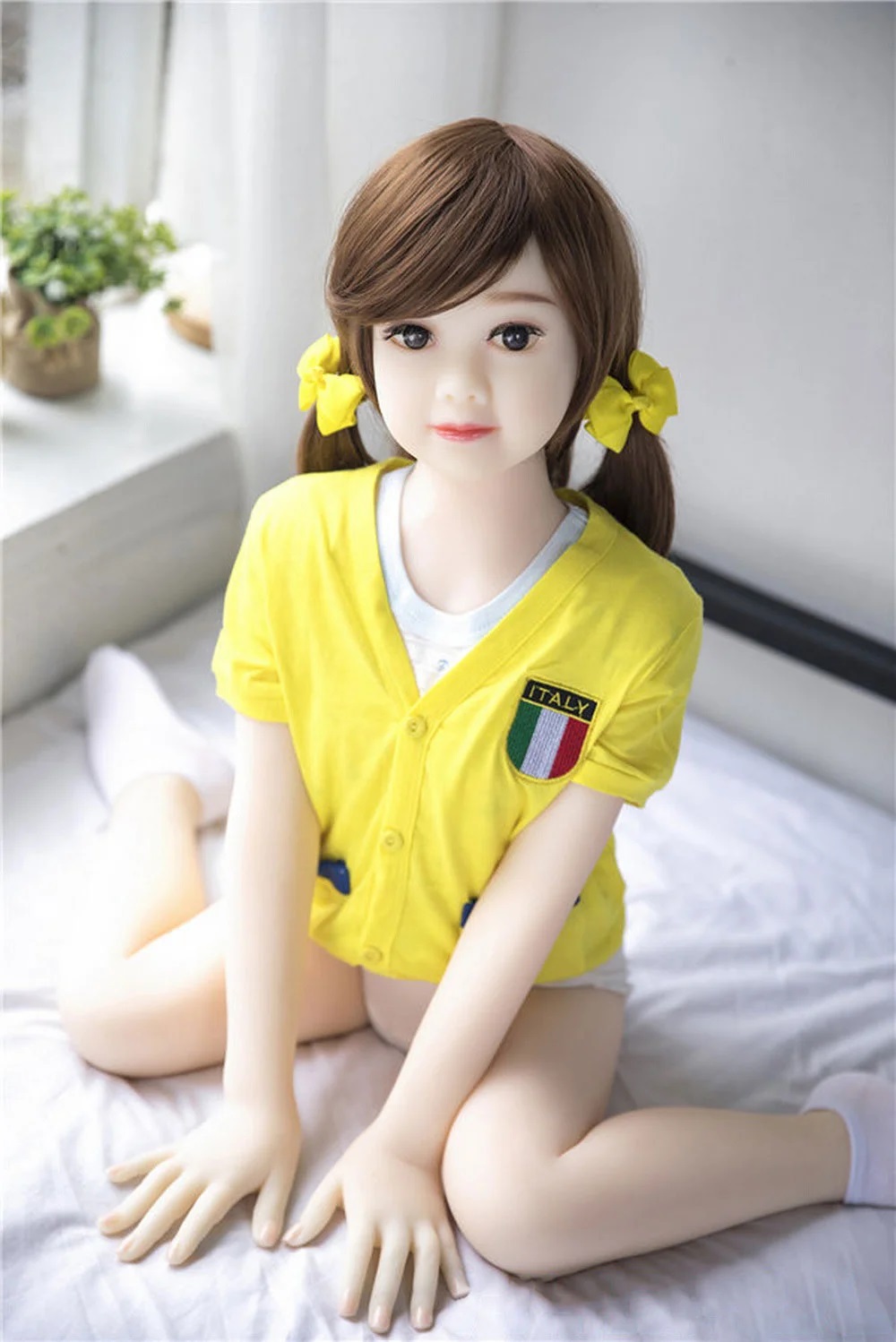 Helle - 125cm - 27kg - Mini-sex-doll-sitting-with-legs-apart